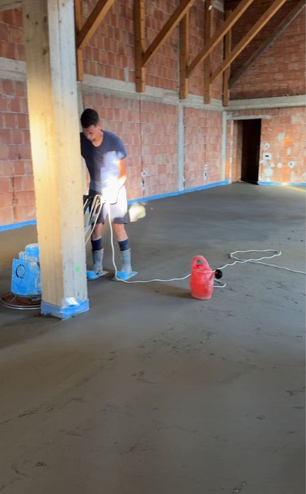 Executam lucrari de sape mecanizate, tencuiala mecanizata, glet,