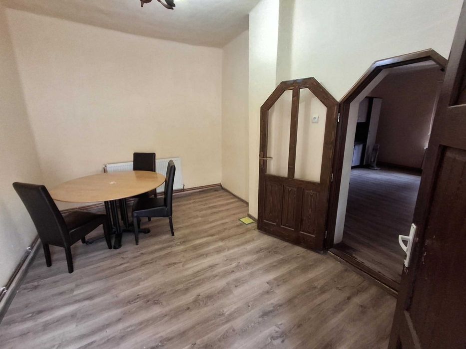 Inchiriez casa batraneasc