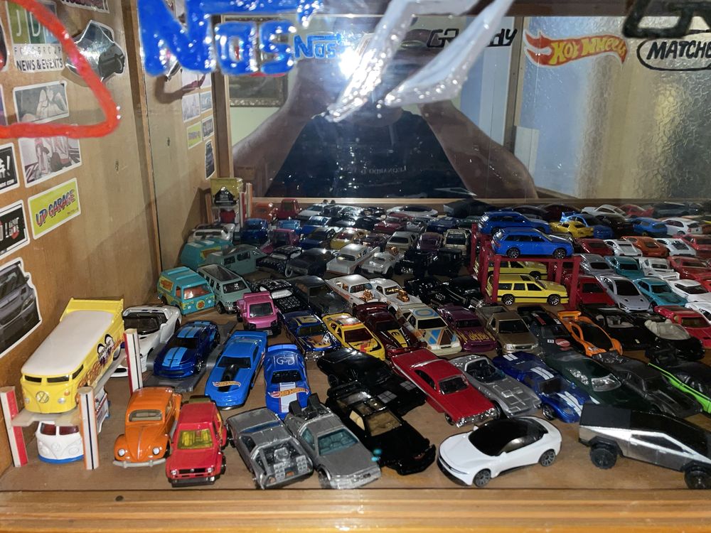 СПЕШНО! Колички Hotwheels, MIni gt