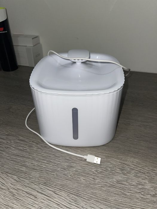 Fantana de baut pentru pisici