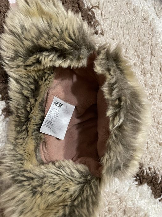 Caciula blanita/ botosei H&M