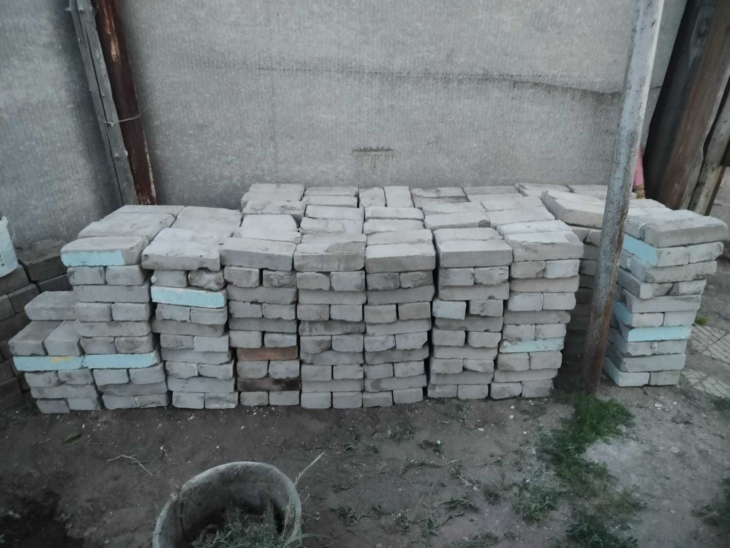 Продам Б.У кирпич