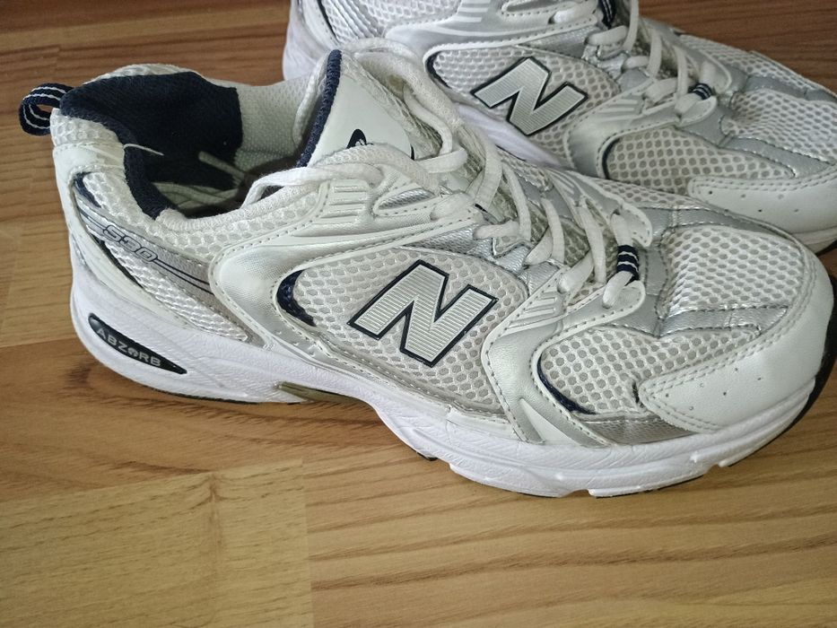Adidasi New Balance 530