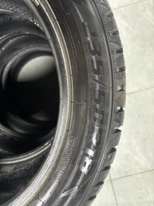 Продам резину 235/50/18