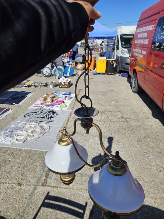 lustre cu doua si trei becuri