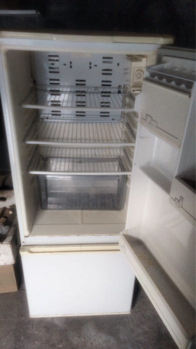Продам срочно холодильник