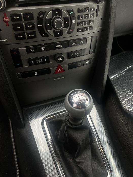 De vanzare - Masina manuala, Peugeot NEGOCIABIL