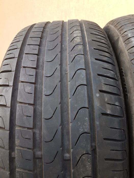 2 бр. летни гуми 235/55/17 Pirelli 6 mm DOT 3714