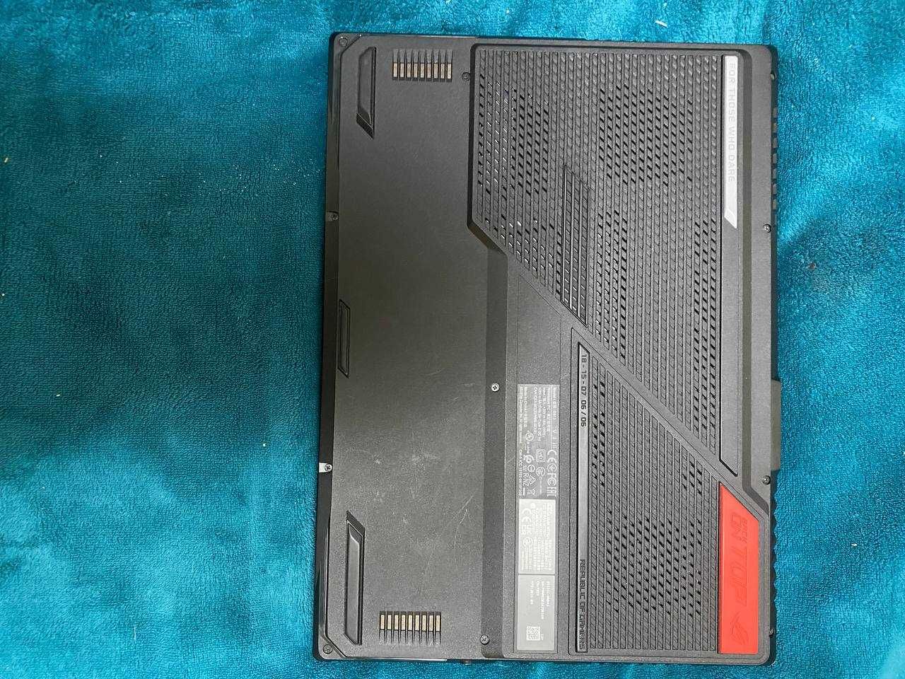 Продавам лаптоп Asus Rog Strix G15