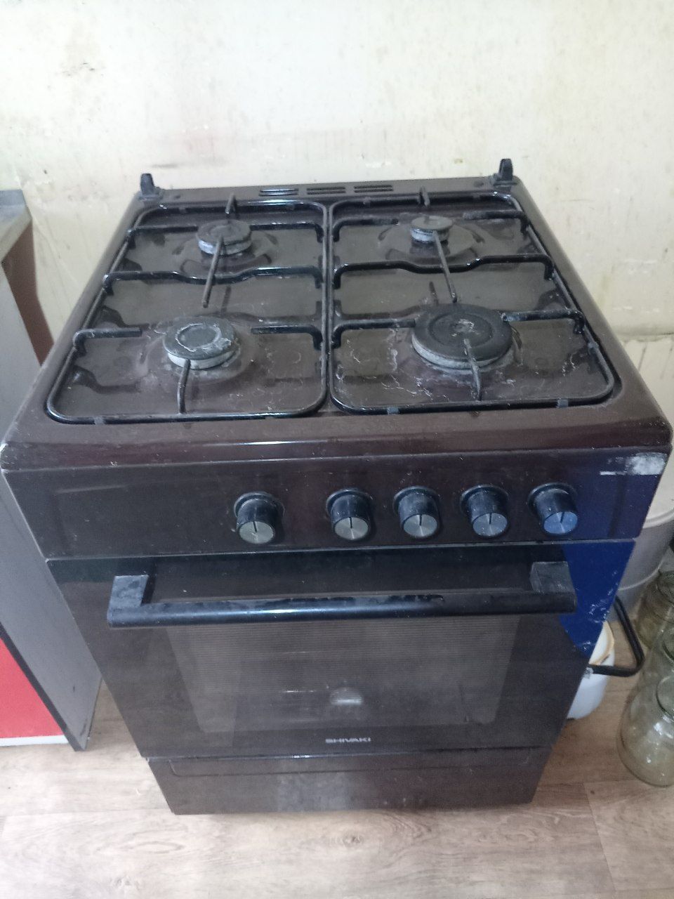 Shvaki gaz plitasi xechqancha ishlanmagan