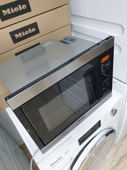 17L - Miele M8151-2 Микровълнова Фурна с Грил за вграждане
