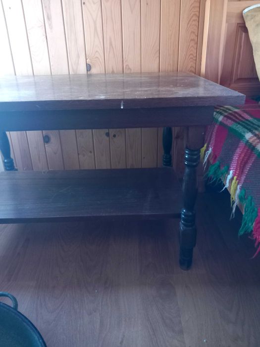 Дървена холна маса масив