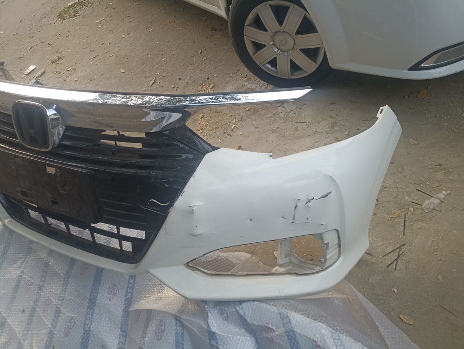 Передний бампер Honda crider