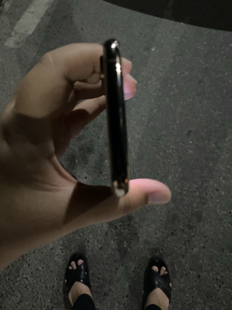 iPhone Xs.