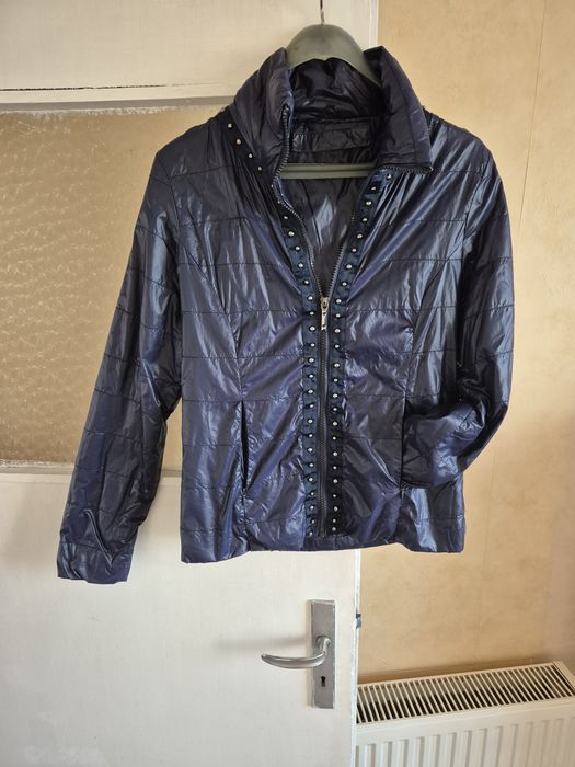 Дамски якета ветровки размер С/М