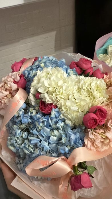 СРОЧНО! Продаю два букета