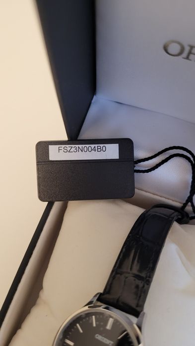 Ceas de mana ORIENT damă 28mm negru  Model FSZ3N004B0