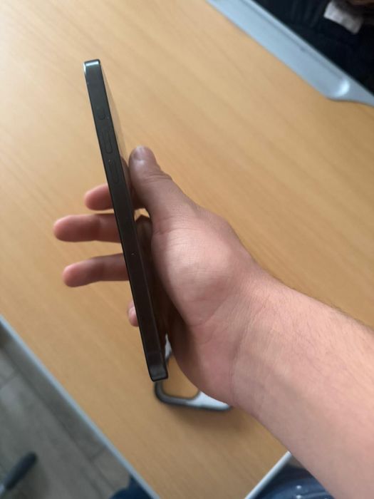 Vand iphone 15 pro max nou