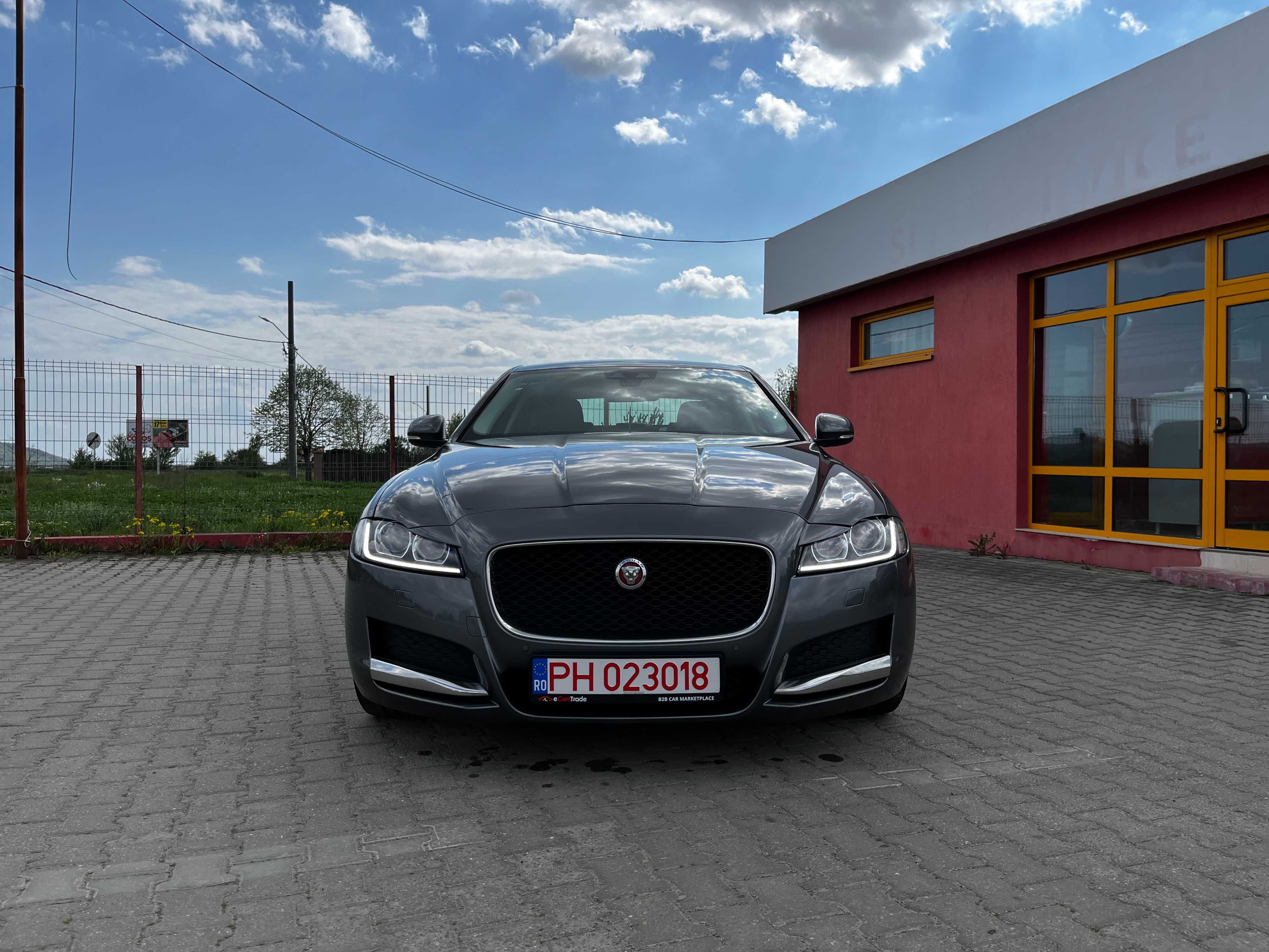 Jaguar XF 2.0 D E-Performance Aut. LED-Xenon Leather Navi KeylessGo