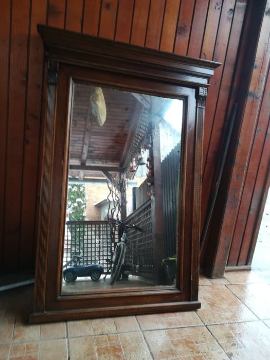 Oglinda pentru comoda