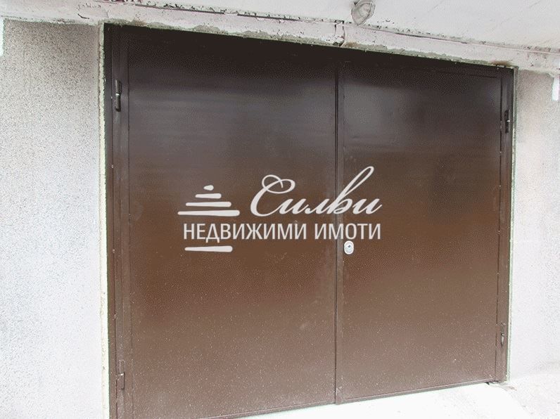 Предлага се ТУХЛЕН гараж в района на Военно училище!