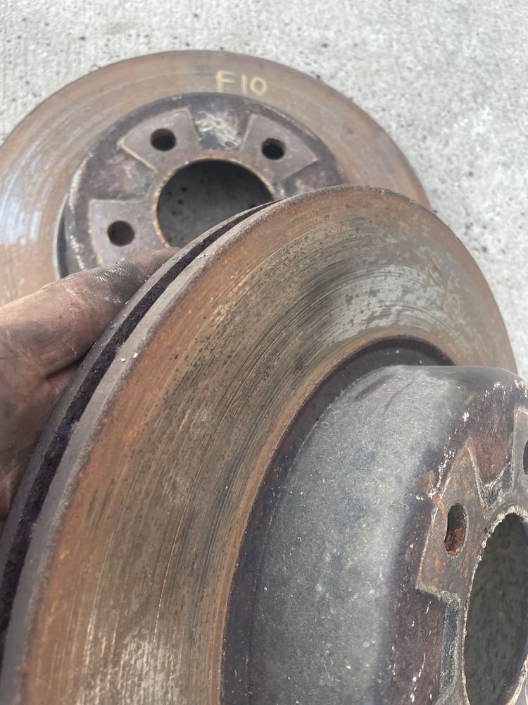 Discuri / set disc fata stanga / dreapta BMW f10 motor 2.0 diesel