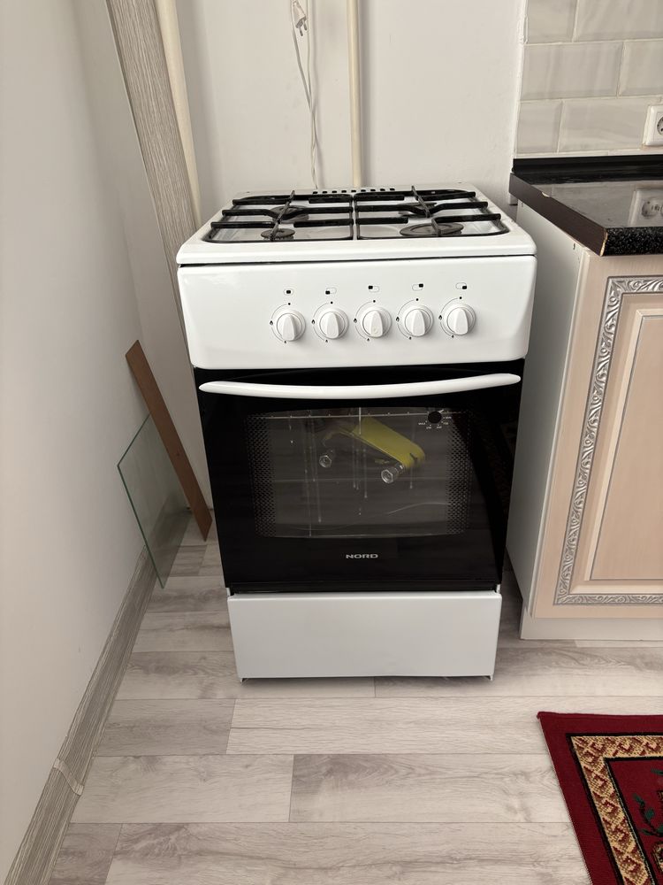 Продам газовую плиту