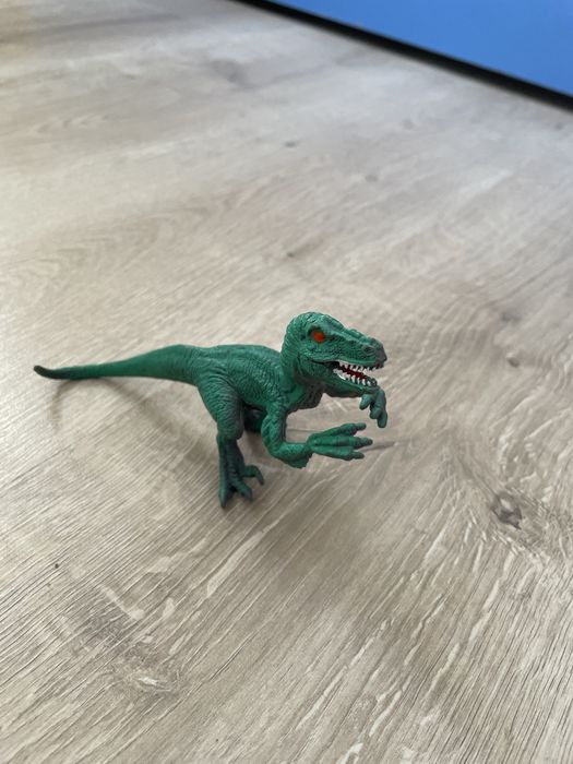 Dinozaur de jucarie