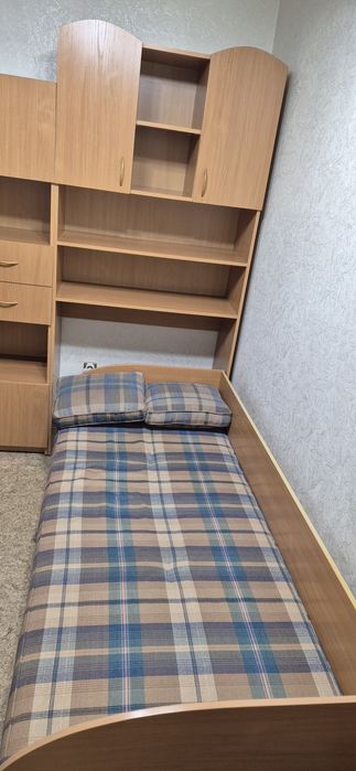 Тахта-кровать с отсеками для хранения