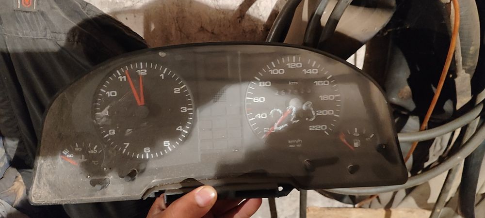 Щиток приборов на Ауди 80