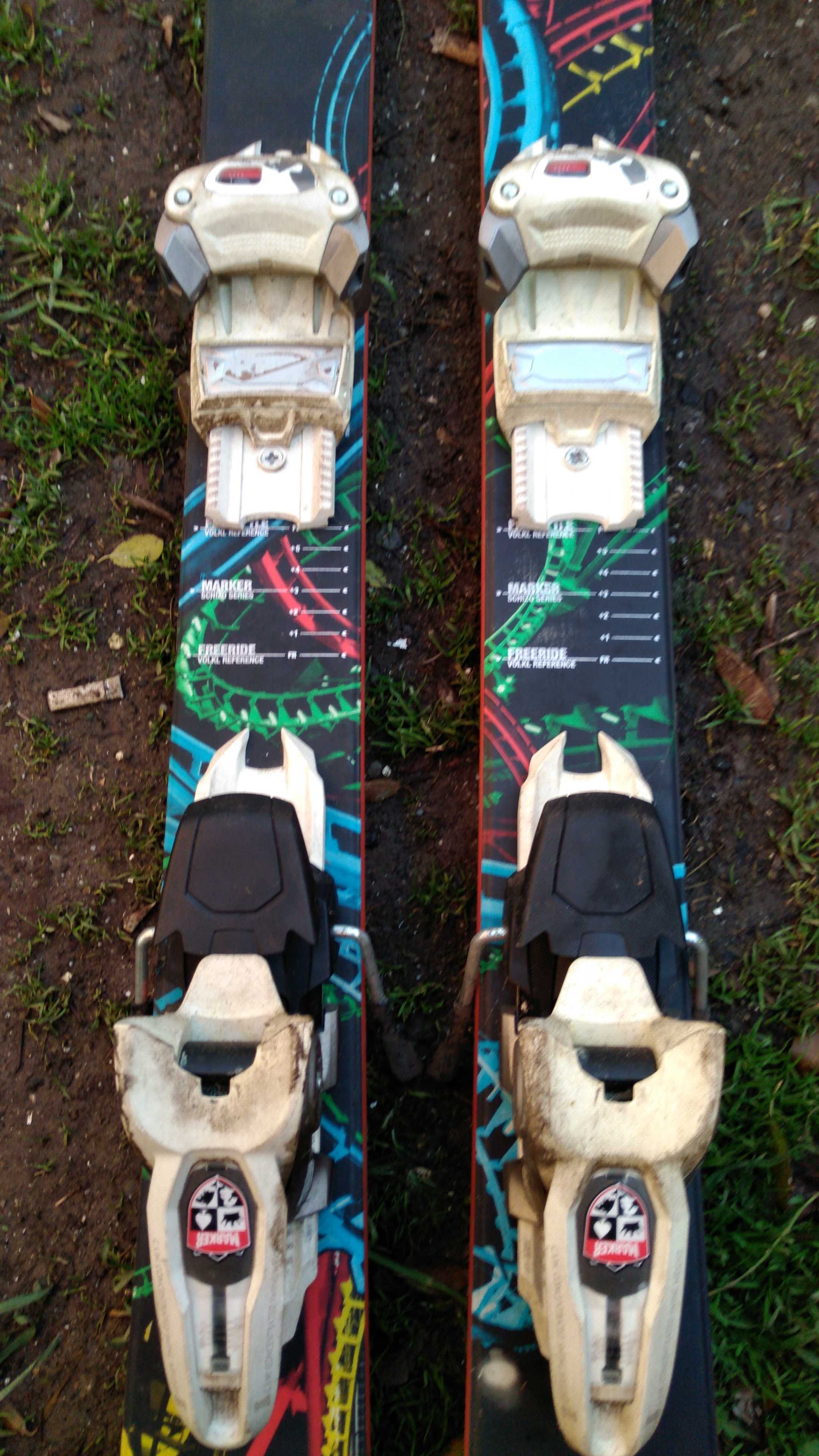 Skiuri Volkl Ledge Skis 2011 Radius: 16.9m -162cm cu Marker Griffon 12