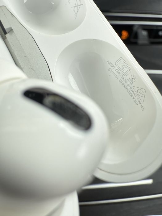 Vand Apple airpods1 casca dreapta si cutie