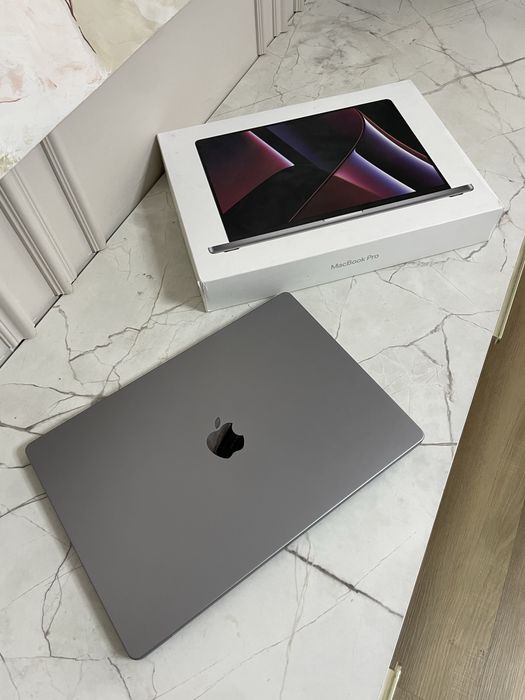 Apple Macbook pro 16/512 MNW83