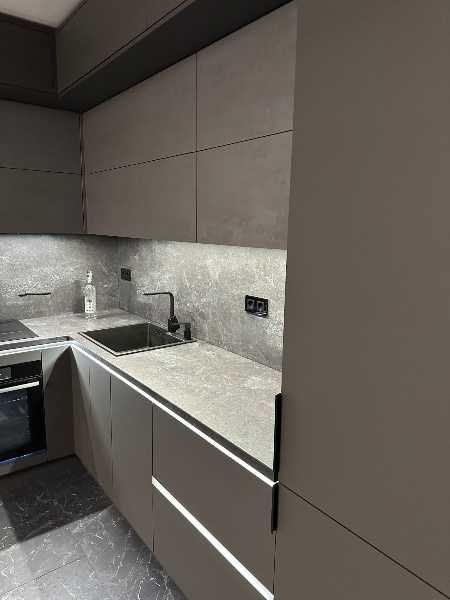 Продава се Двустаен апартамент в Пловдив, Център - 82 кв.м за 2061 €/кв.м - Снимка #2