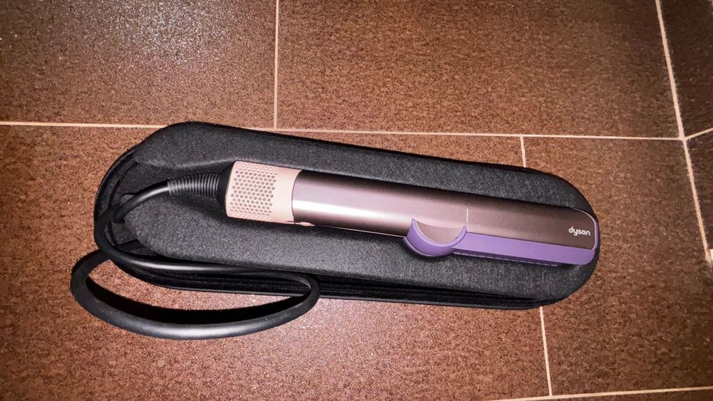 Преса за коса Dyson