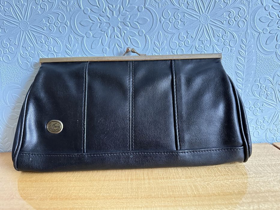 Черна чанта България