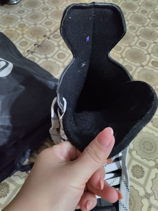 Продам новые коньки