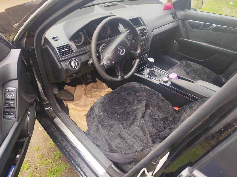 Mercedes Benz c 200 vind sau schimb cu microbuz 8+1