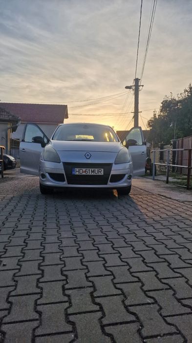 Auto Renault Scenic
