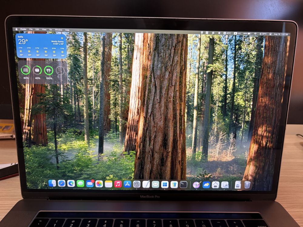 MacBook Pro 15” (2018) – i7, 16GB RAM, 500GB SSD, Radeon Pro 560X