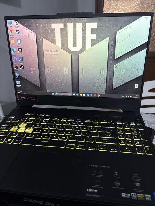 гейърски лаптоп ASUS TUF Gaming Dash F15 - 15.6 инча