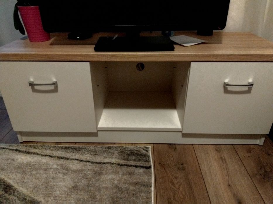 Продавам тв.шкав в добро състояние