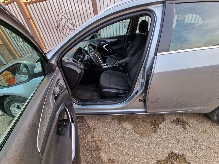 Vând OPEL INSIGNIA 2.0 CDTI 163 C.P. AN 20014 ITP 2027
