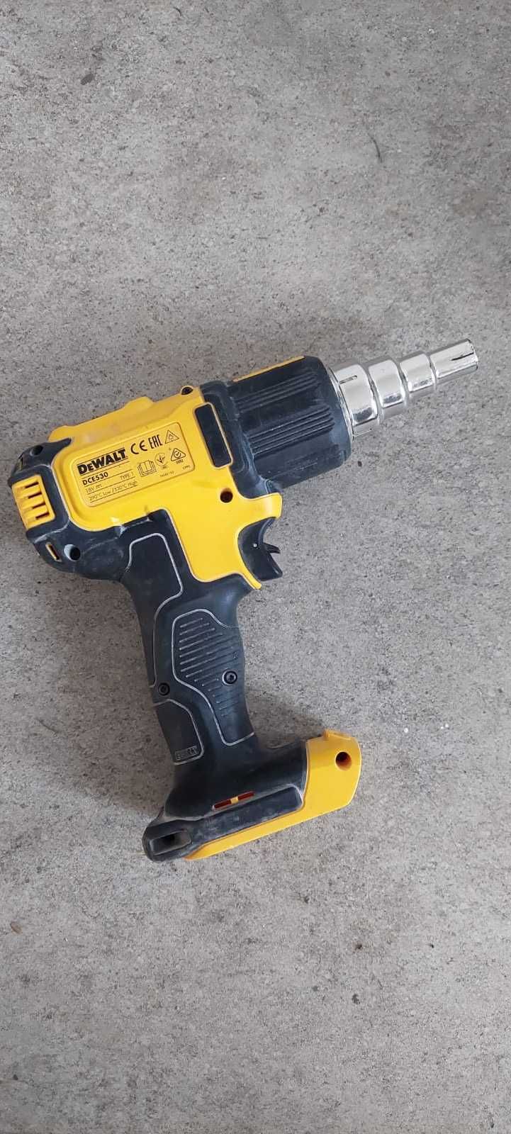 Suflanta cu aer cald Dewalt DCE530