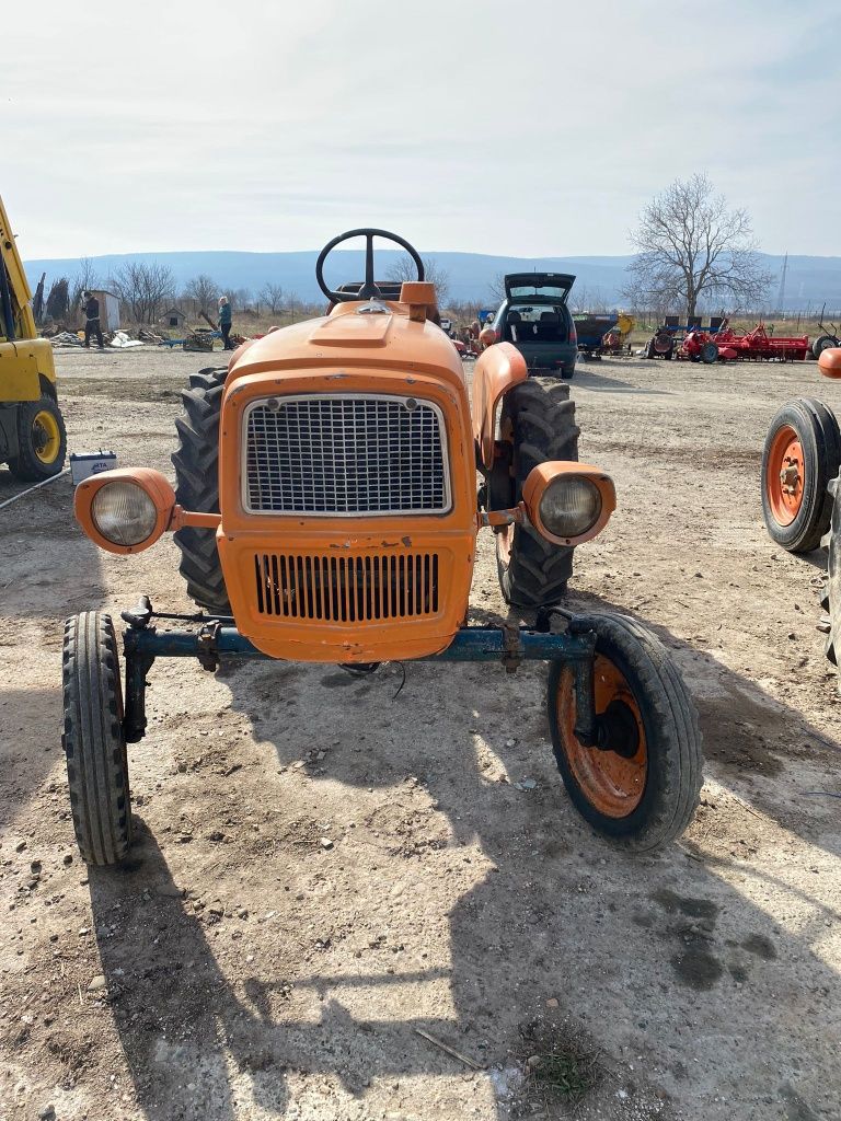 Tractor Fiat 300