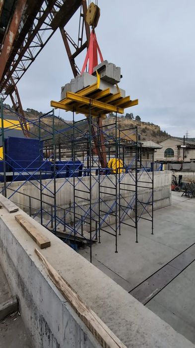 Леса рамные. Стойка телескопическая.Кап плок