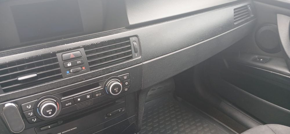 Vând BMW 318D anul 2007