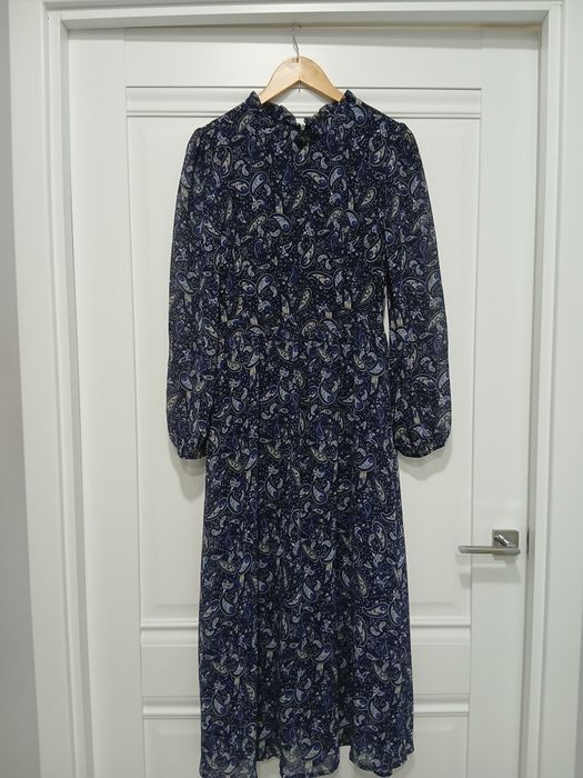 Платья в отличном состояний