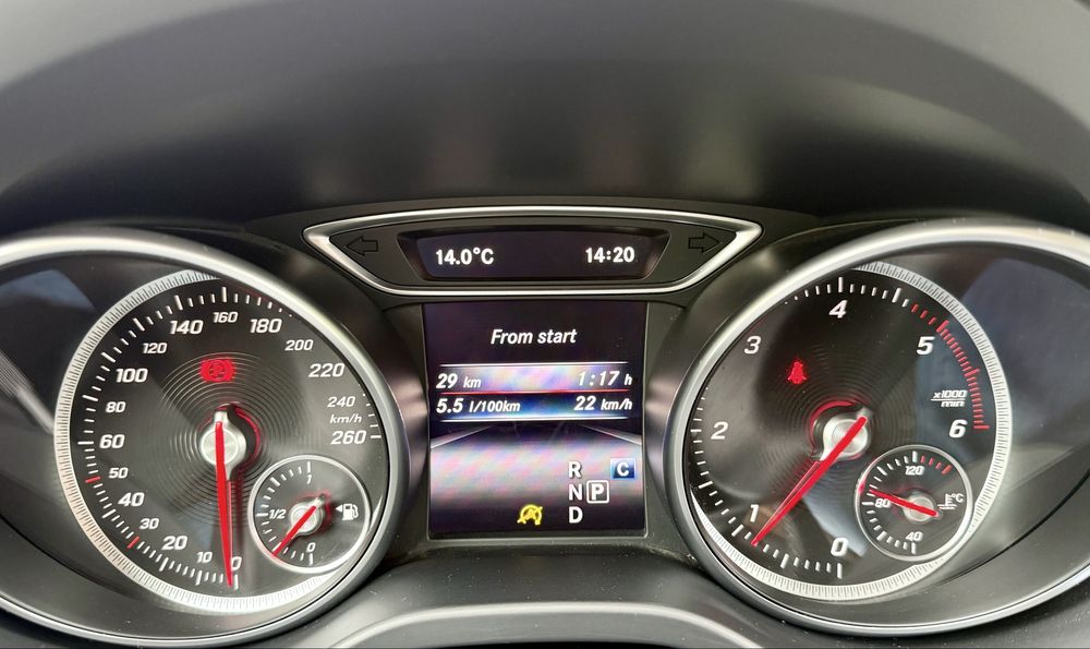 Mercedes GLA Facelift 180d Cutie Automata ! Garantie 12 Luni!