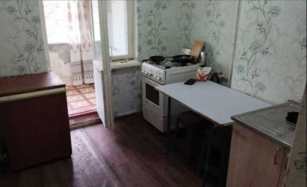 Сдам долгосрочно  2 ком. Квартиру в  Чирчике